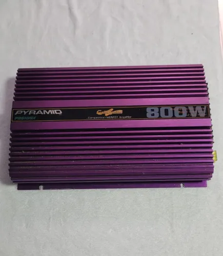 Módulo de som automotivo Pyramid de 800W. 