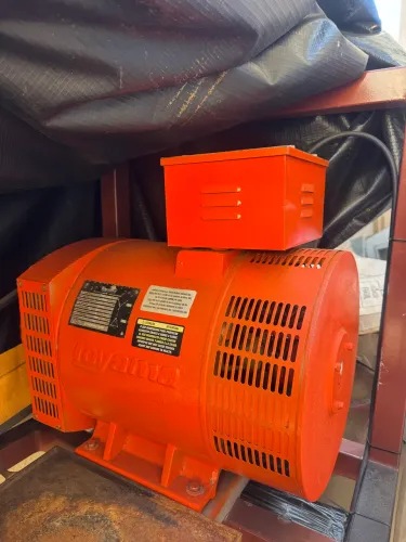 Alternador Toyama Trifásico 21,6 kVA 220/380V