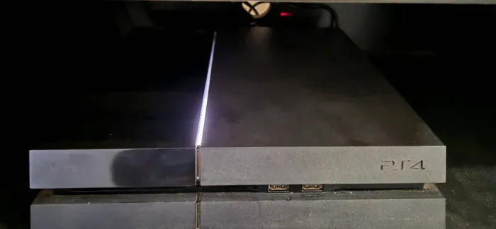 Vendo Ps4 excelente estado com 7 jogos mídia física.