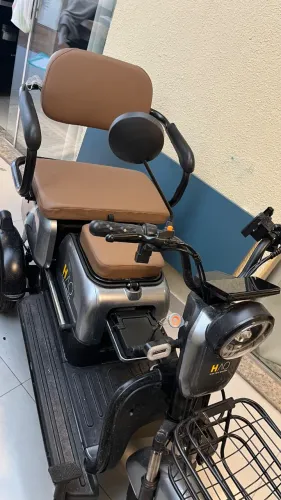 Triciclo Elétrico HAO Care 3 lugares - Apenas 45 km Rodados (Estado de Zero!)