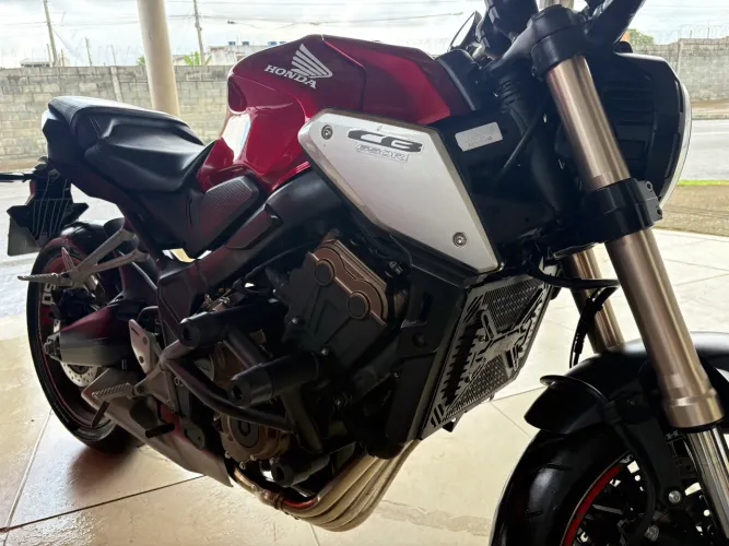Vendo Honda CB650R 2022 