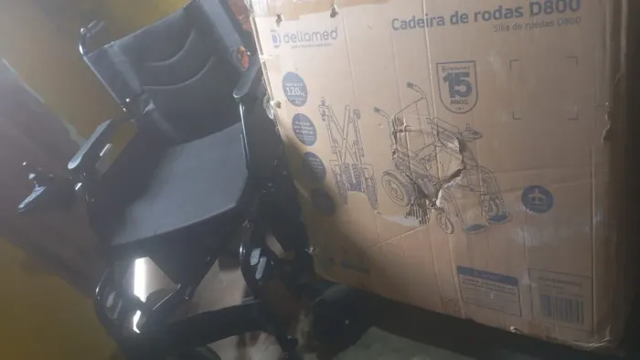 Cadeira de rodas motorizada dellamed zerada na caixa