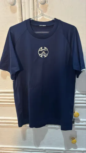 Camisa menino da Adidas para esportes