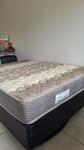 Cama box com colchão ortopédico