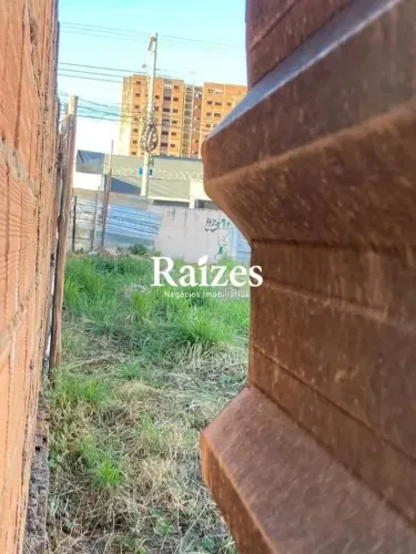 Terreno para uso misto à Venda no Bairro Martins com 1.022,79 m²