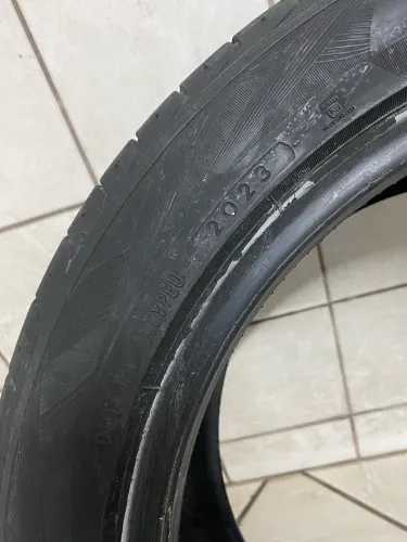Pneu 245/45/17 99y