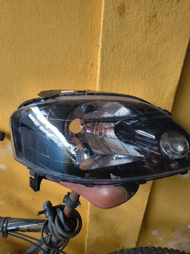 Farol máscara negra Fox 2005 a 2010, esquerda e direita 