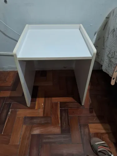 2 mesas de cabeceira em MDF