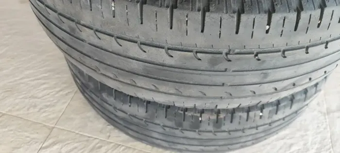 Pneu Aro 16 Goodyear EfficientGrip SUV 205/65 R16 95H (R$ 200)