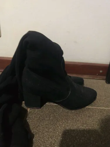 Bota preta over the knee