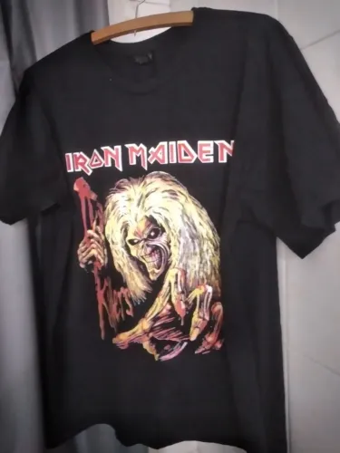 Camiseta preta em algodão banda rock também G