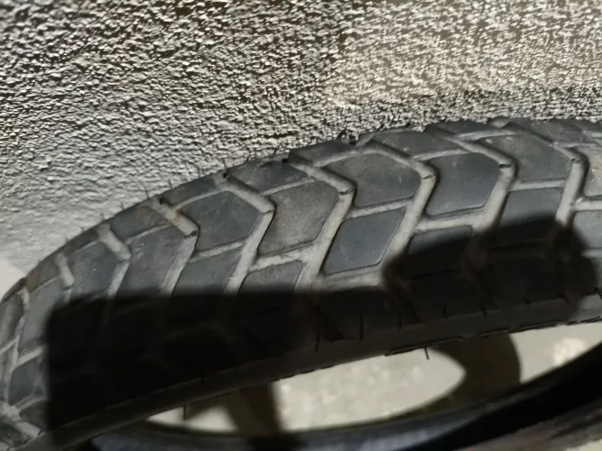 Par pneu Pirelli MT60