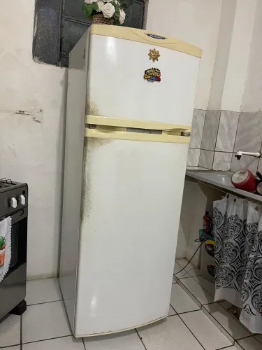 Geladeira com defeito