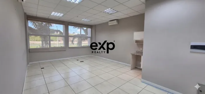 Sala comercial a venda 40m2 com copa e ar condicionado