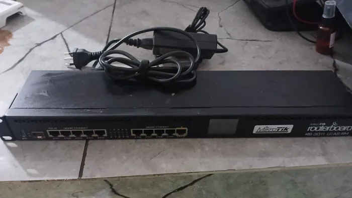 Routerboard Novíssima RB 3011Ui AS-RM - Pouquíssimo uso