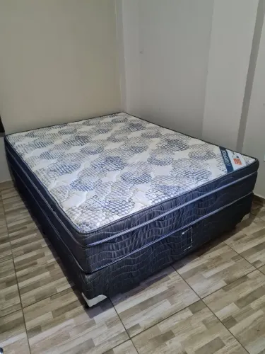 VENDO (Cama+Base) Casal Box. Usada poucas vezes. Mod: ORTOBOM  MOLAS SUPERPOCkET FORT TECH