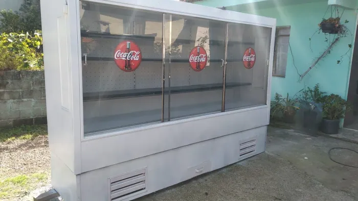 Expositora 3 portas 220v com digital de temperatura ENTREGO