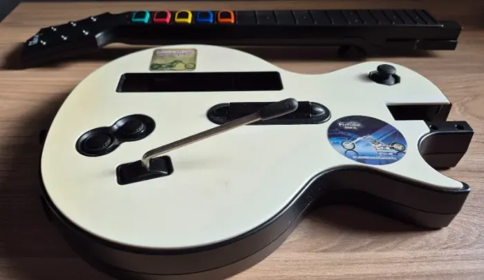 Guitarra Guitar Hero Wii Original (Les Paul Branca) - Usada