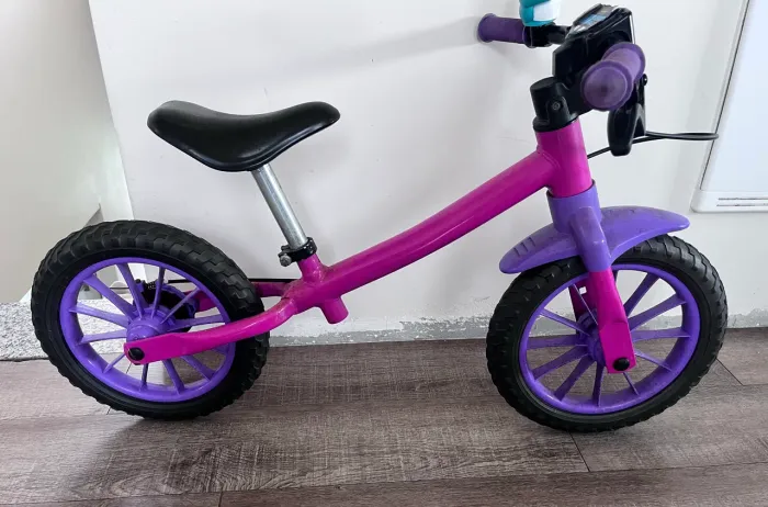 Bicicleta sem pedal - Rosa e roxa