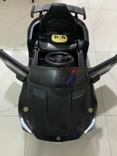 Carro elétrico infantil Mercedes