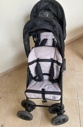 Carrinho de bebê gêmeos 