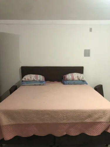 Cama King com cabeceira!