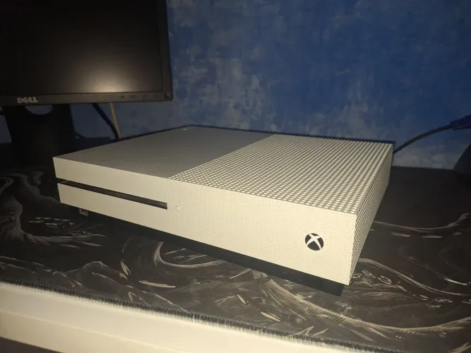 Xbox One S Branco + 3 Controles + Baterias Recarregáveis