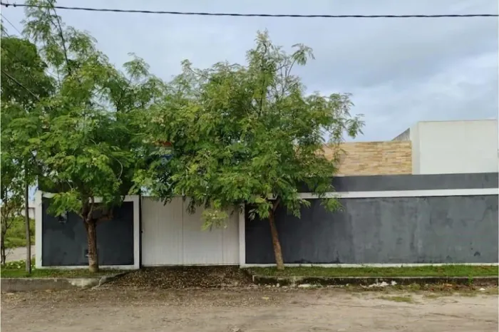 Casa Nova de Esquina no Village Jacumã