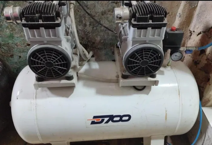 Compressor odontológico Saevo D700 R$8.000,00