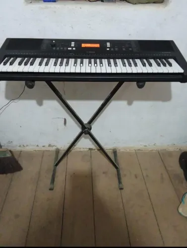 Teclado Yamaha psr E363