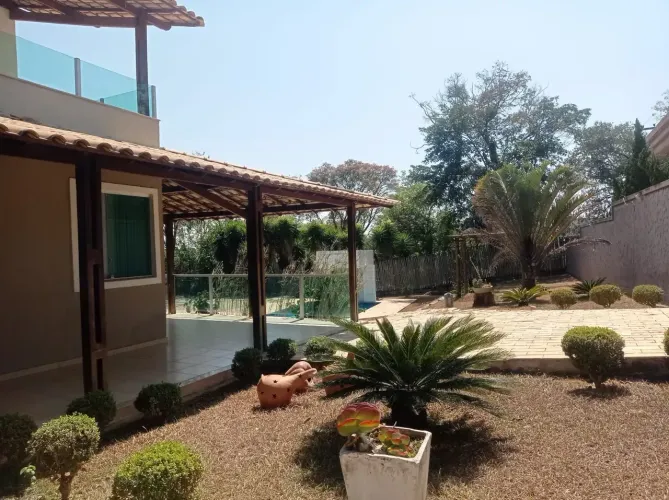 Excelente casa no Condomínio Vale do Ouro