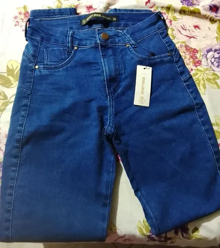 Calça jeans nova, tm 38.