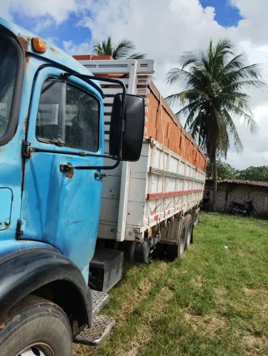 Tijolos tavares e materiais de construção 
