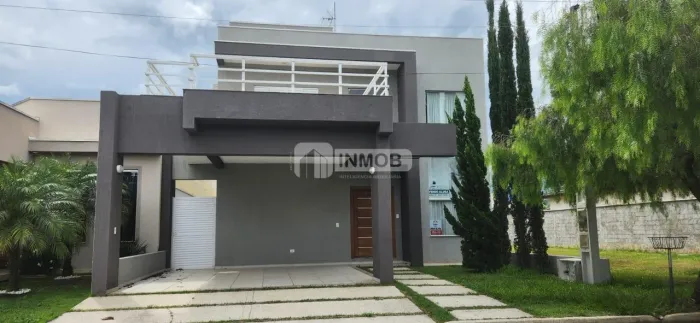 Casa em Condomínio no Castelos Tremembé: 3 Suítes, 250m² à Venda ou Aluguel