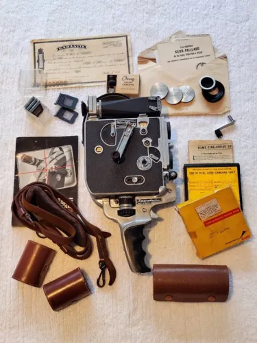 Filmadora 16mm Paillard Bolex H16 com Kit completo