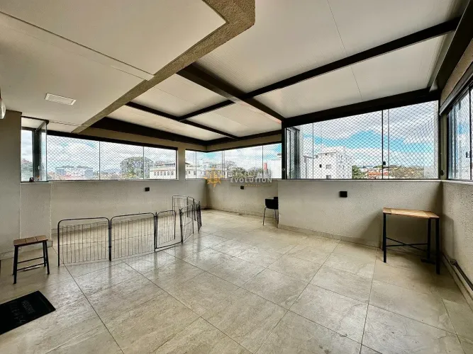 Cobertura a venda - Planalto - 3 Quartos (1 Suíte) - 3 Vagas - Elevador