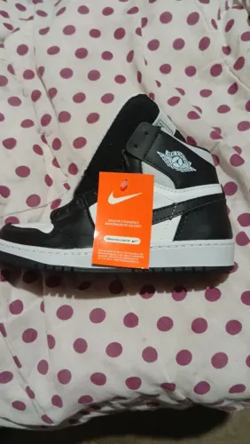 Vendo bota da Nike Jordan nova