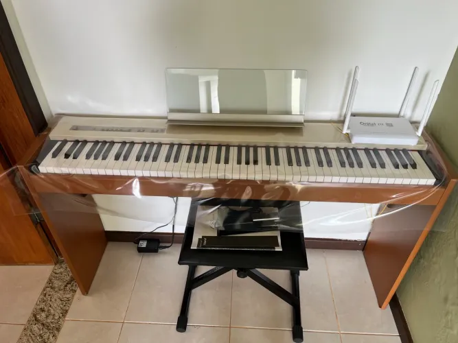 Piano Roland F-50 digital