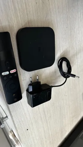 Xiaomi Mi Box S MDZ-22-AB 1ª geração 4K 8GB Preto 2GB RAM com Comando de Voz