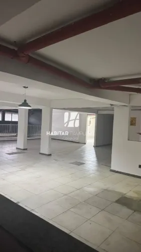 Três Lojas para locação, podendo ser alugadas juntas ou separadas.
