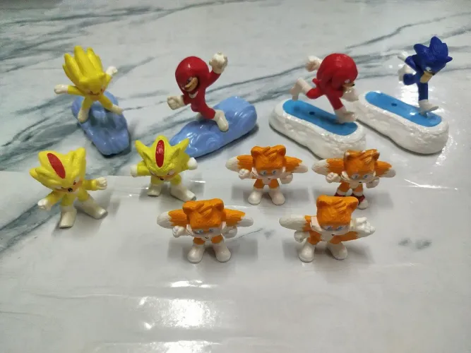Vendo lote bonecos do Sonic