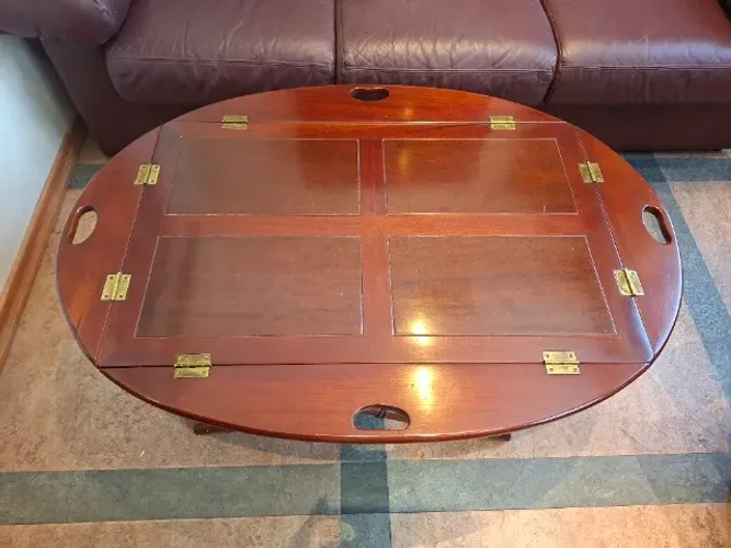 Mesa de Centro Madeira Envernizada Estilo Ingles Super Conservada