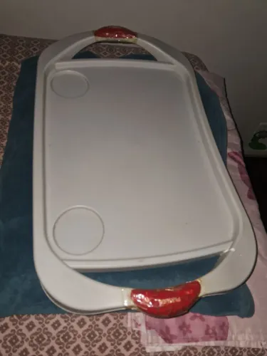 Bandeja de cama dobrável para lanche, almoço, notebook. Praticidade e conforto____________