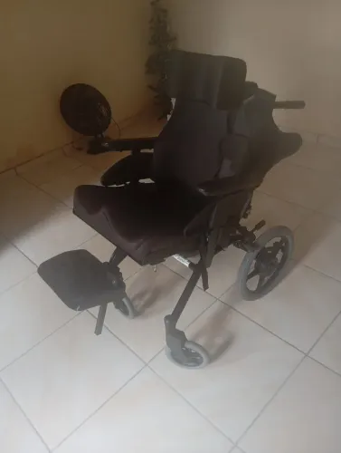Cadeiras de rodas nova
