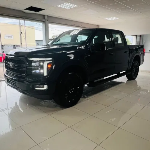 Ford F-150 Lariat Black 4X4 5.0 V8 2025