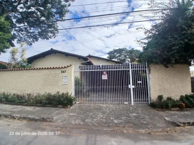 Casa com 4 quartos para alugar em Belo Horizonte
