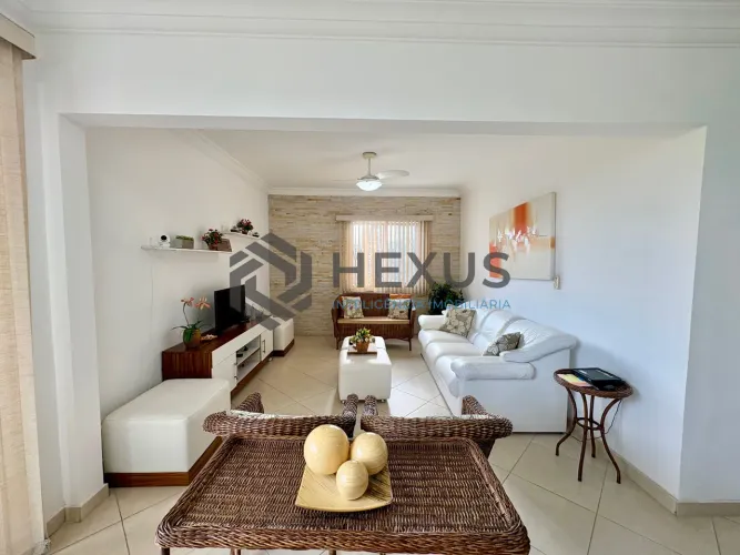 Cobertura penthouse com piscina e churrasqueira na Praia da Enseada, Guaruja