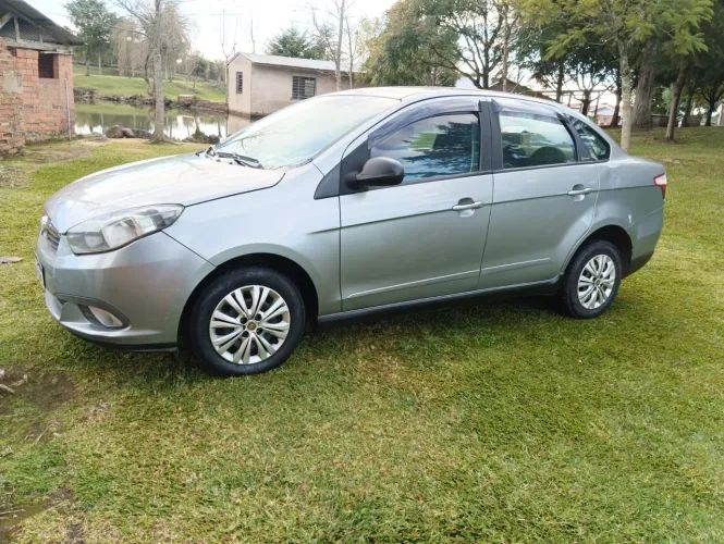 Fiat Grand Siena Attrac. 1.4 EVO F.flex 8V 2013