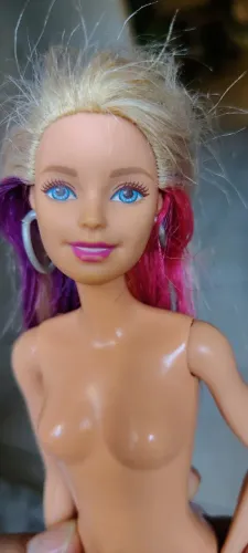 Boneca Barbie arco iris
