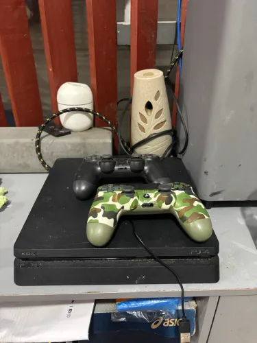 PlayStation 4 Sony + 2 Controles Originais - Funcionando Perfeito